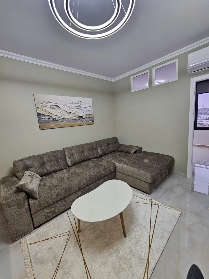 Tirane, jepet me qera apartament 1+1 Kati 8, (5 MAJI)