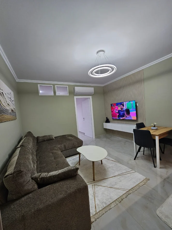 Tirane, jepet me qera apartament 1+1 Kati 8, (5 MAJI)