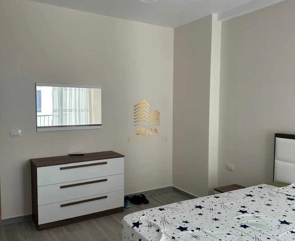 Tirane, jepet me qera apartament 1+1+Ballkon Kati 1, 78 m² 400 € (Rruga 5 Maji)