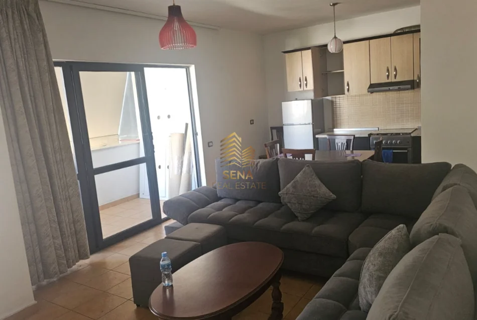 Tirane, jepet me qera apartament 2+1+Ballkon Kati 8, 80 m² 550 € (21 Dhjetori)