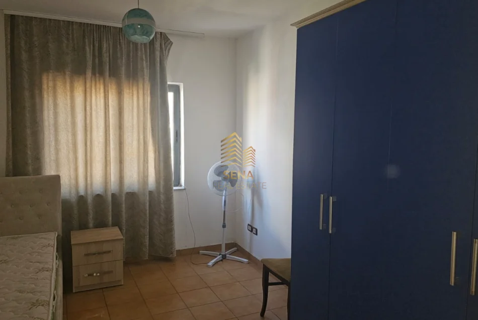 Tirane, jepet me qera apartament 2+1+Ballkon Kati 8, 80 m² 550 € (21 Dhjetori)