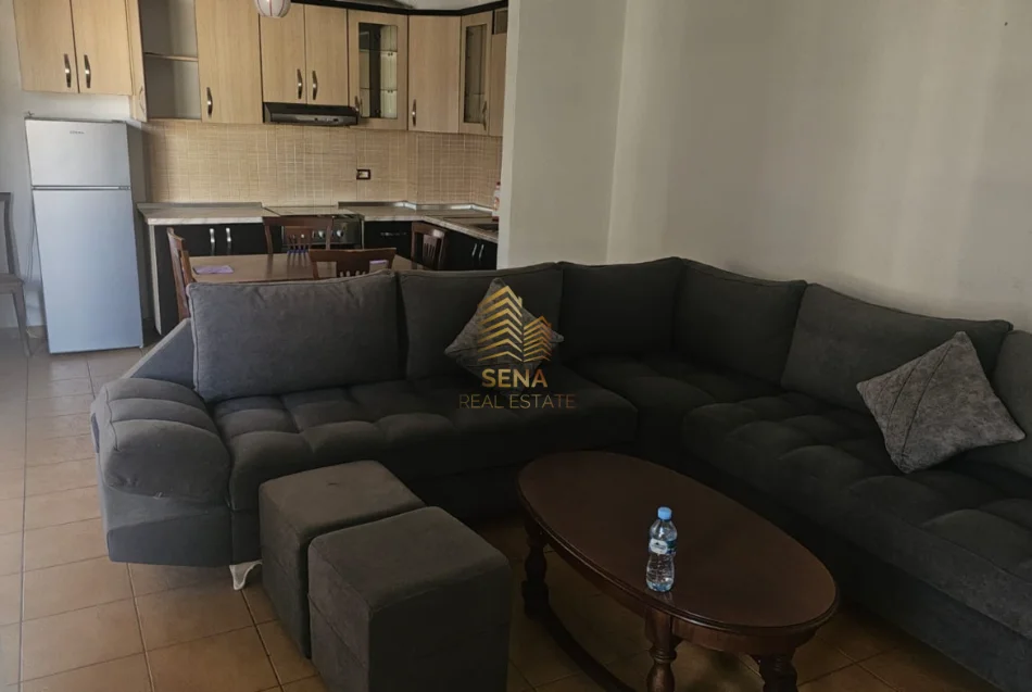 Tirane, jepet me qera apartament 2+1+Ballkon Kati 8, 80 m² 550 € (21 Dhjetori)