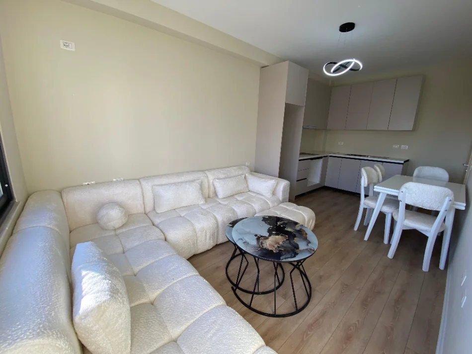 Tirane, shes apartament 2+1 Kati 4, 73 m² 145.000 € (unaza e re)