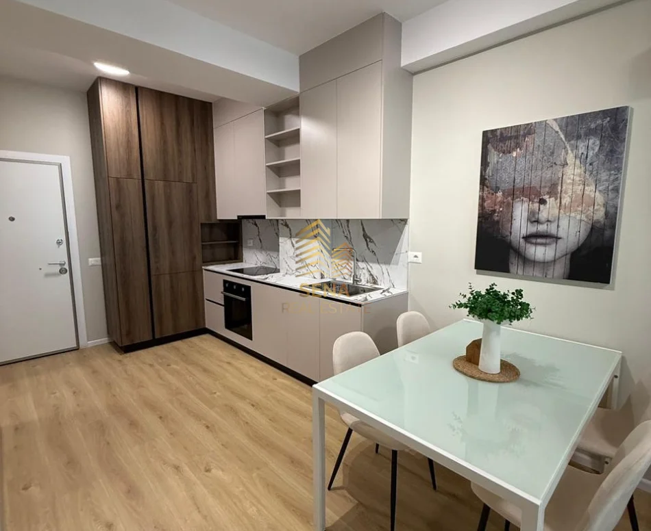 Tirane, jepet me qera apartament 1+1+Ballkon Kati 3, 65 m² 450 € (Rezidenca Kadiu)