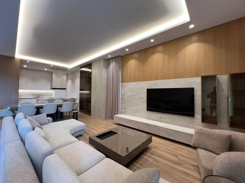 Tirane, jepet me qera Vile , 360 m² 5.000 € (TEG – Tirana East Gate)