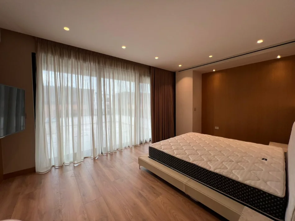 Tirane, jepet me qera Vile , 360 m² 5.000 € (TEG – Tirana East Gate)