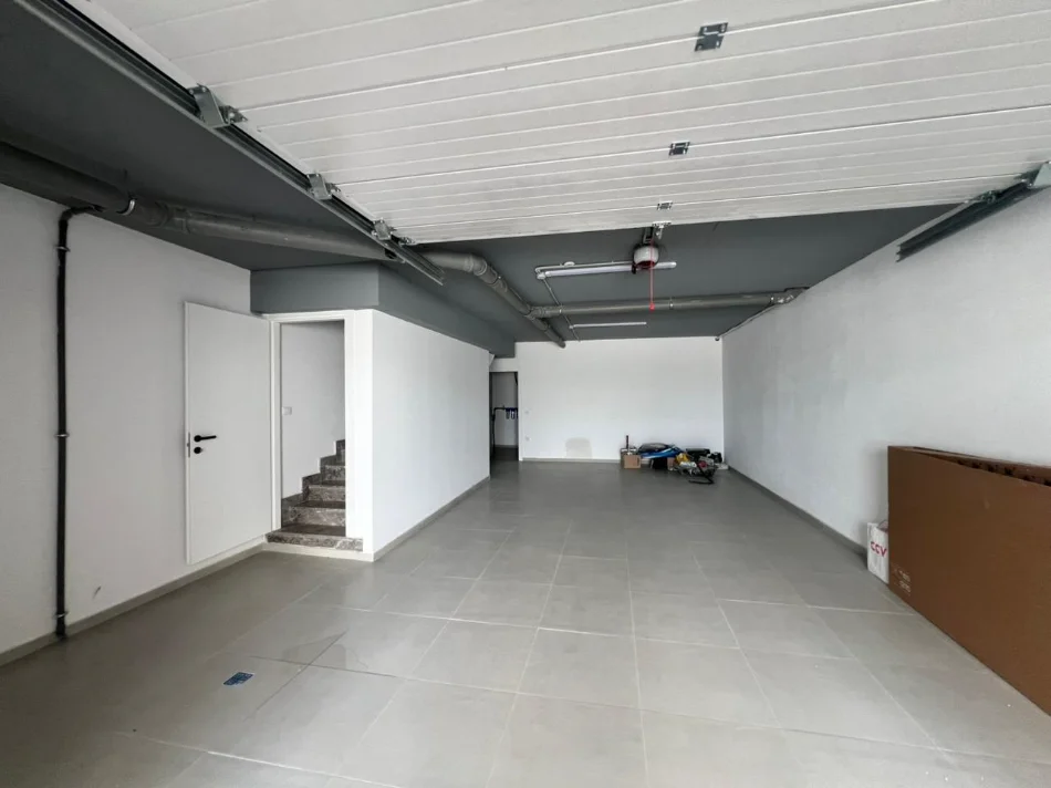Tirane, jepet me qera Vile 3 Katshe , 4.000 € (Liqeni i Thatë)