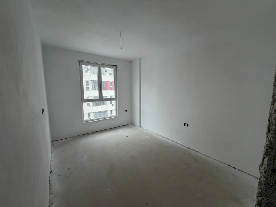 Tirane, shitet apartament 1+1 Kati 5, 57 m² 80.000 € (univers city)