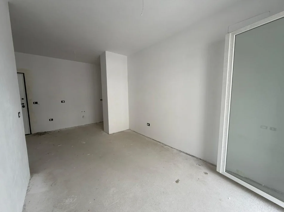 Tirane, shitet apartament 1+1 Kati 5, 57 m² 80.000 € (univers city)