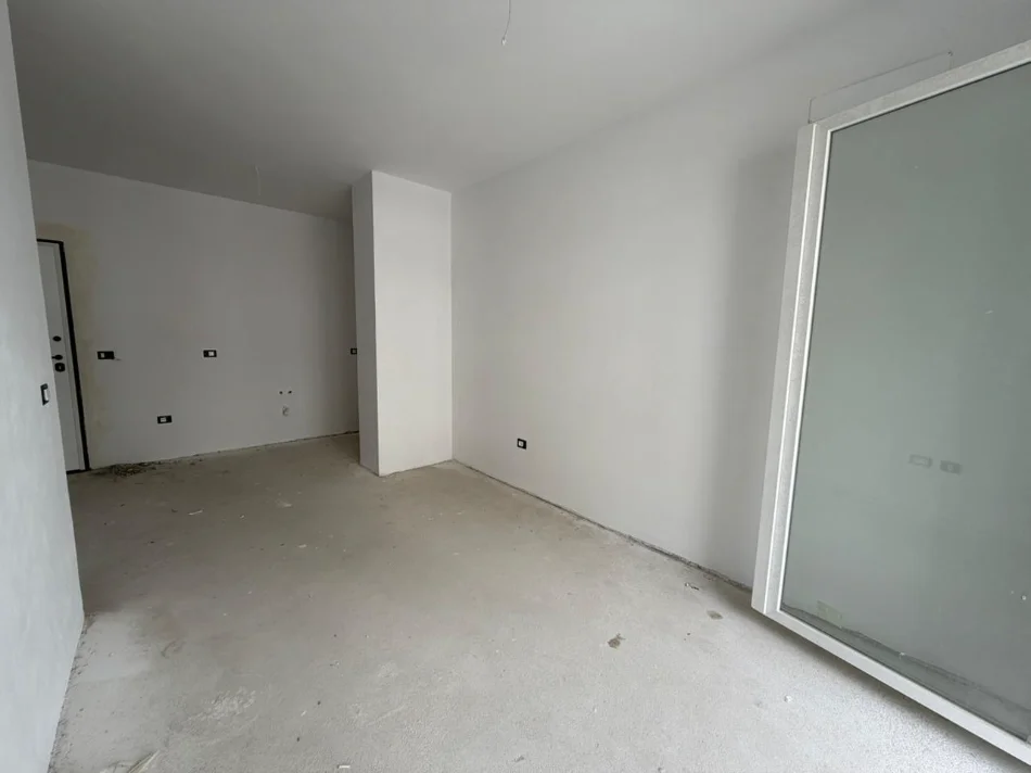 Tirane, shitet apartament 1+1 Kati 5, 57 m² 80.000 € (univers city)