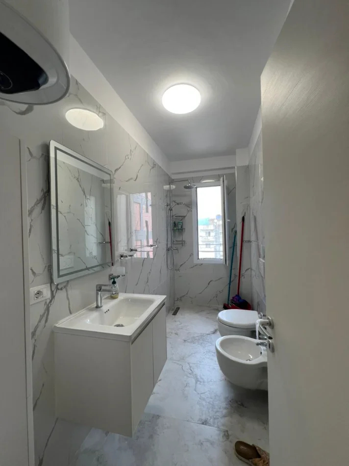 Tirane, shitet apartament 2+1 Kati 8, 167.000 € (Ish Fusha e Aviacionit)