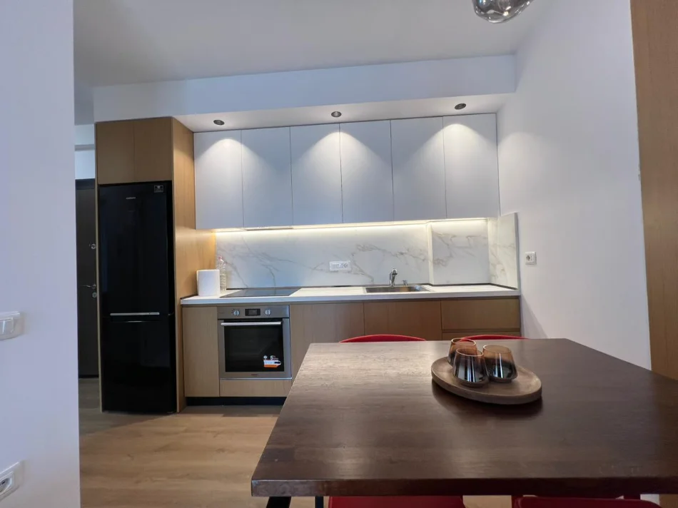 Tirane, shitet apartament 2+1 Kati 8, 167.000 € (Ish Fusha e Aviacionit)