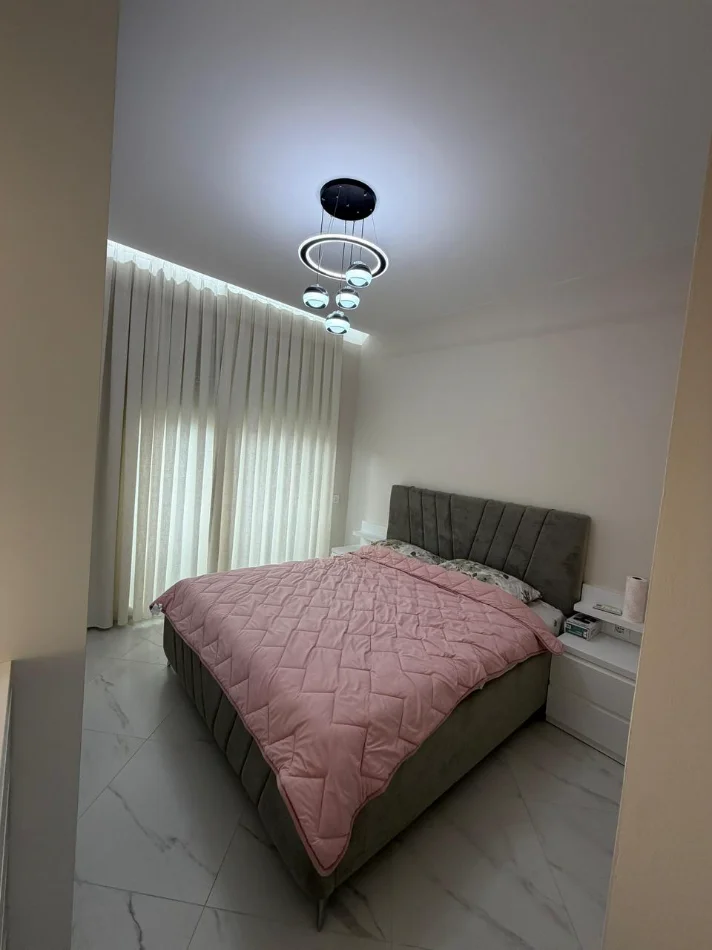 Tirane, jepet me qera apartament 2+1 , 107 m² (RRUGA E KAVAJES)