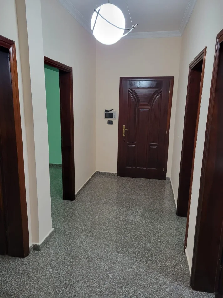 Tirane, jepet me qera Vile 2+1 Kati 2, 102 m² 430 € (shkoze)