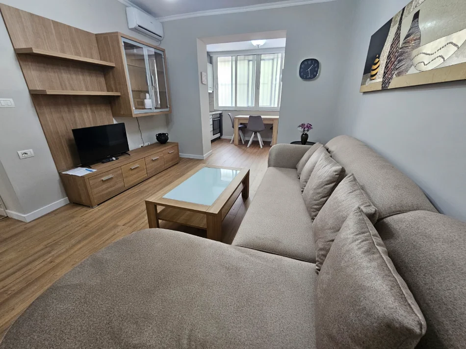 Tirane, jepet me qera apartament Kati 1, 75 m² 800 € 