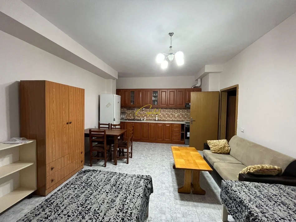 Tirane, jepet me qera garsonier 1+1 Kati 1, 75 m² 400 € (VASIL SHANTO)