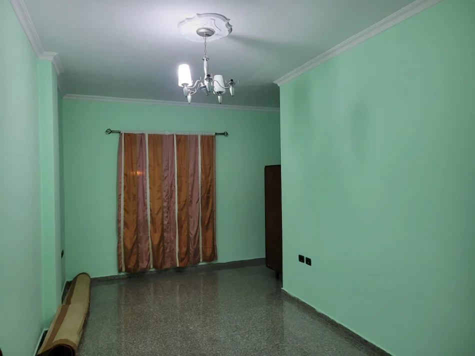 Tirane, jepet me qera apartament 2+1+Ballkon Kati 2, 104 m² 400 € (Rrethrotullimi i Shkozes)
