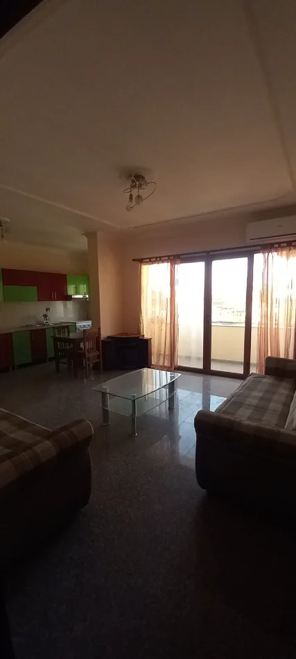 Tirane, jepet me qera apartament 2+1+Ballkon Kati 2, 104 m² 400 € (Rrethrotullimi i Shkozes)
