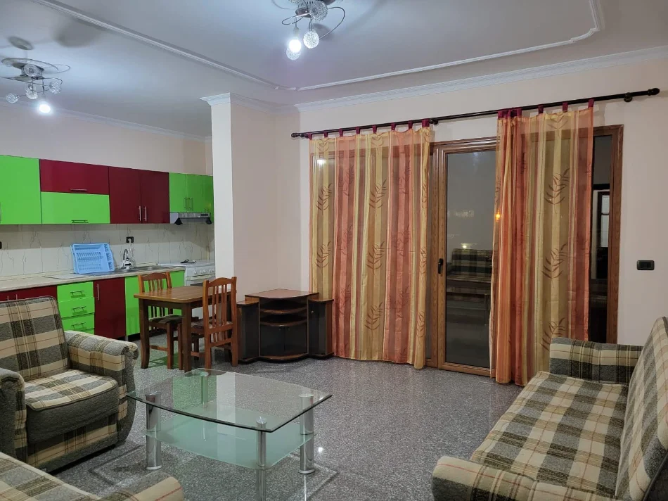 Tirane, jepet me qera apartament 2+1+Ballkon Kati 2, 104 m² 400 € (Rrethrotullimi i Shkozes)