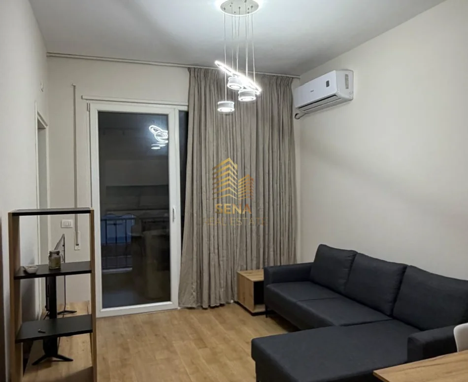 Tirane, jepet me qera apartament 2+1+Ballkon Kati 7, 75 m² 500 € (5 Maji, Kompleksi Inerti)