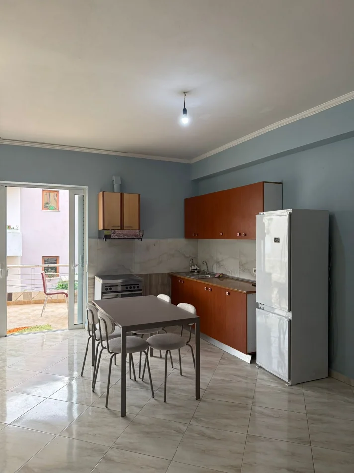 Tirane, jepet me qera apartament 1+1+Aneks+Ballkon Kati 3, 90 m² 35.000 € (Kodra e diellit)