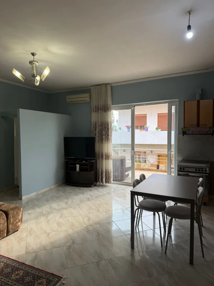 Tirane, jepet me qera apartament 1+1+Aneks+Ballkon Kati 3, 90 m² 35.000 € (Kodra e diellit)