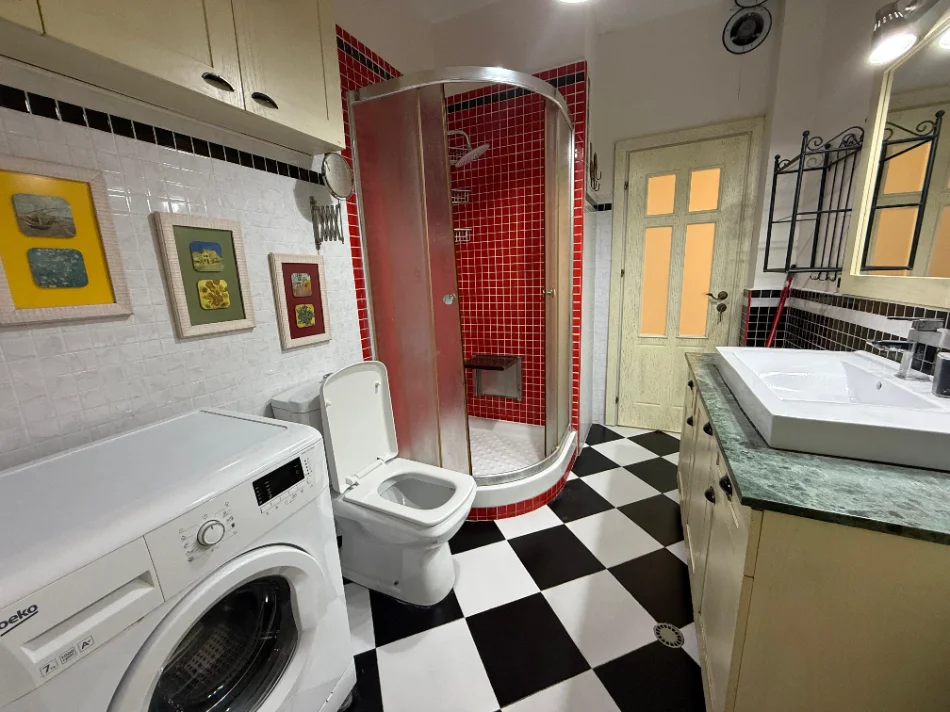 Tirane, shes apartament 2+1 Kati 4, 137 m² 272.000 € (kodra e diellit)