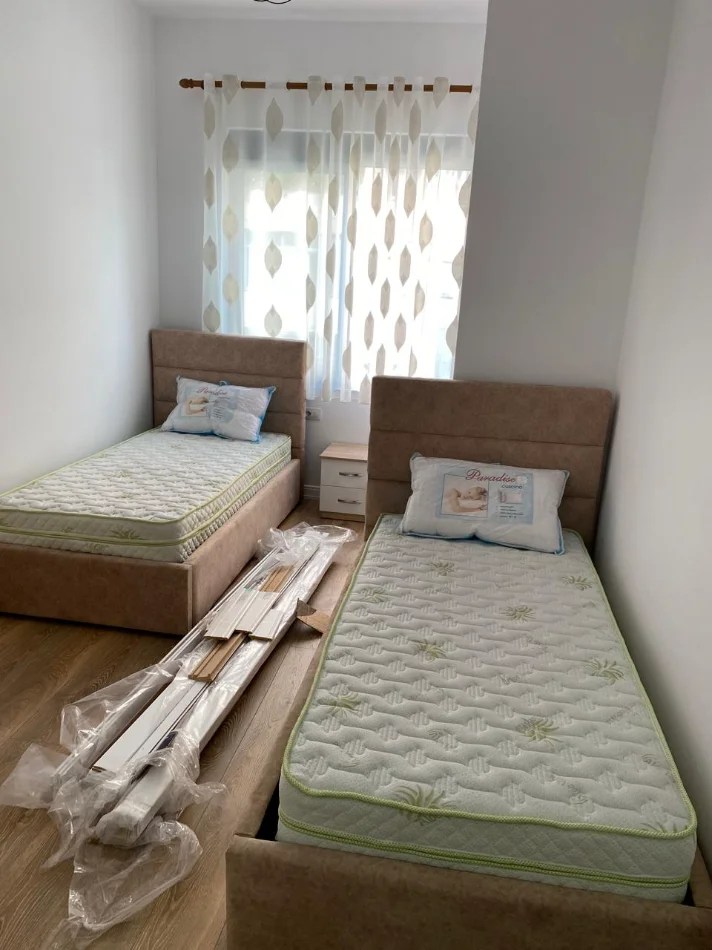 Tirane, jepet me qera apartament 2+1 Kati 2, 90 m² 600 € (Brryli)