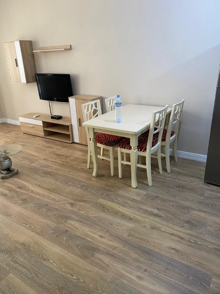 Tirane, jepet me qera apartament 2+1 Kati 2, 90 m² 600 € (Brryli)