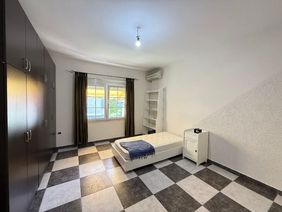 Tirane, shes apartament 2+1 Kati 4, 137 m² 272.000 € (kodra e diellit)