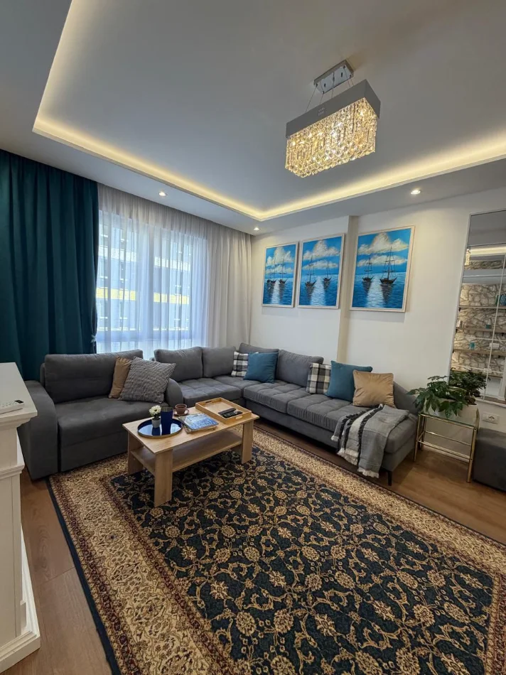 Tirane, jepet me qera apartament 1+1 , 63 m² 590 € (univers city)