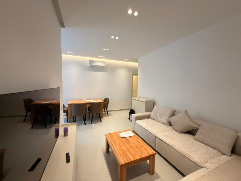 Tirane, jepet me qera apartament 1+1 Kati 3, 76 m² 400 € (Shkoze)