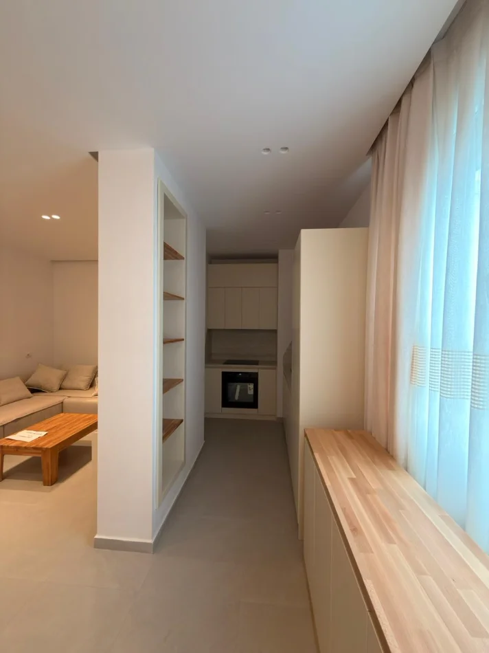 Tirane, jepet me qera apartament 1+1 Kati 3, 76 m² 400 € (Shkoze)