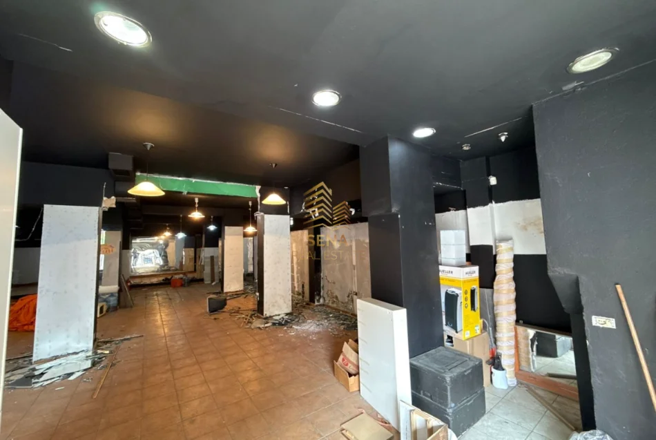Tirane, jepet me qera ambjent biznesi Kati 0, 165 m² 700 € (Xhamlliku)