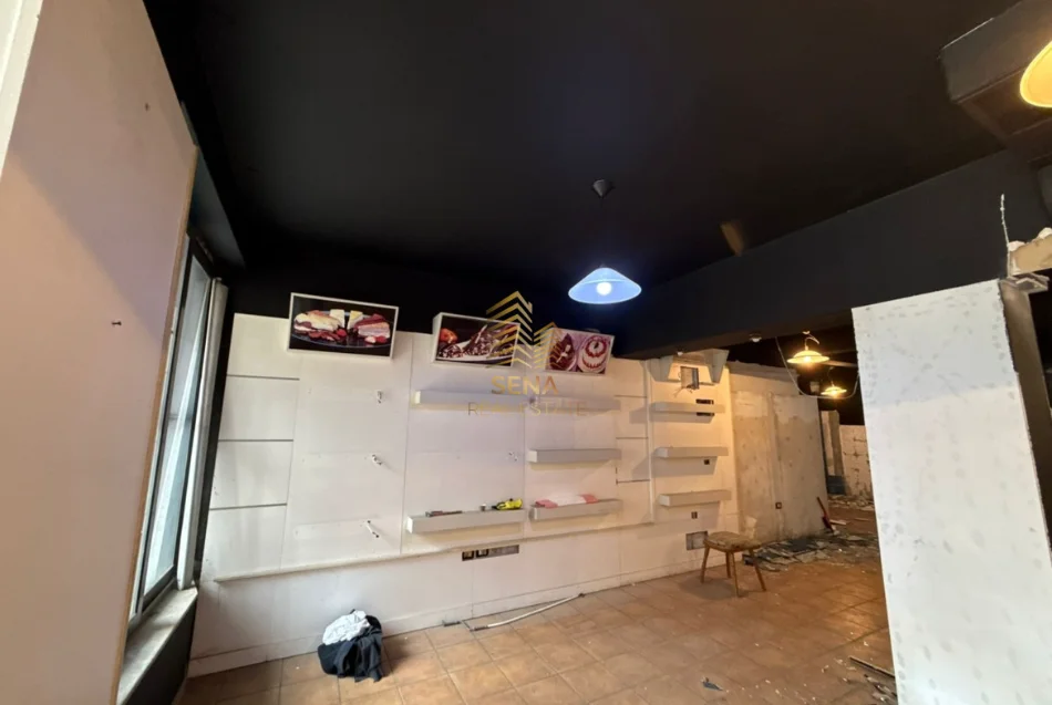 Tirane, shitet ambjent biznesi Kati 0, 165 m² 260.000 € (Xhamllik)