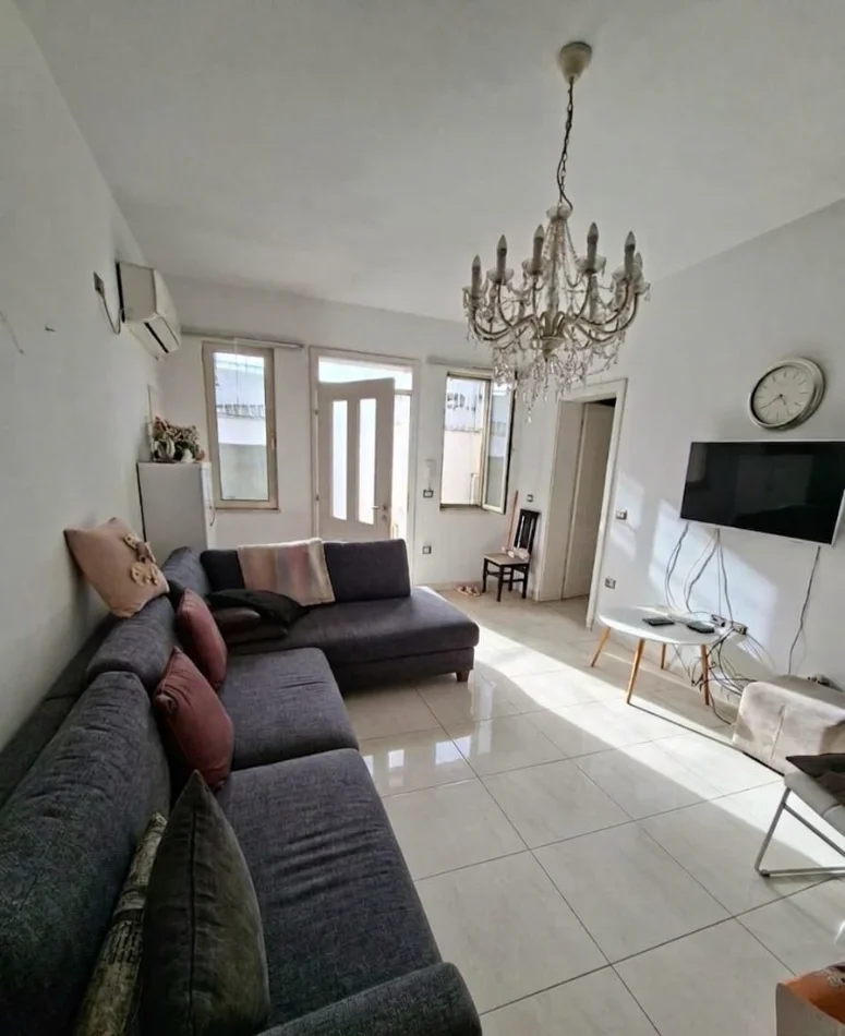SHITET SHTEPI  2 KATESHE PRIVATE   350.000 € TE PAZARI I RI