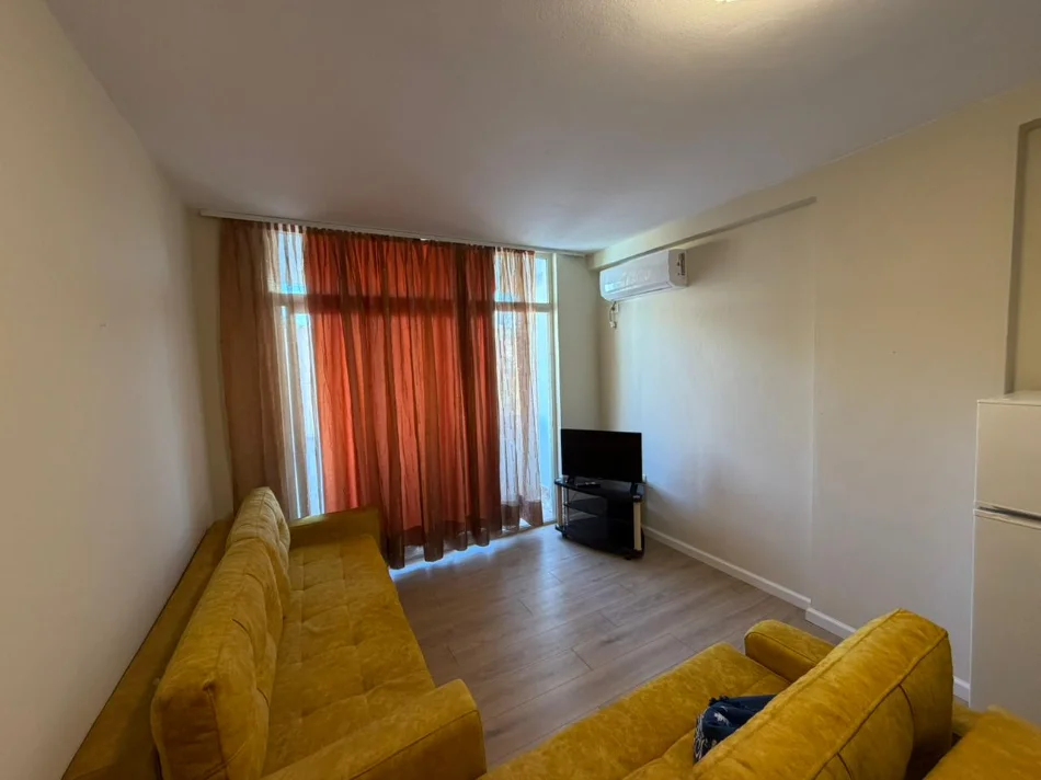 Tirane, jepet me qera apartament 1+1 Kati 4, (PAZARI I RI)