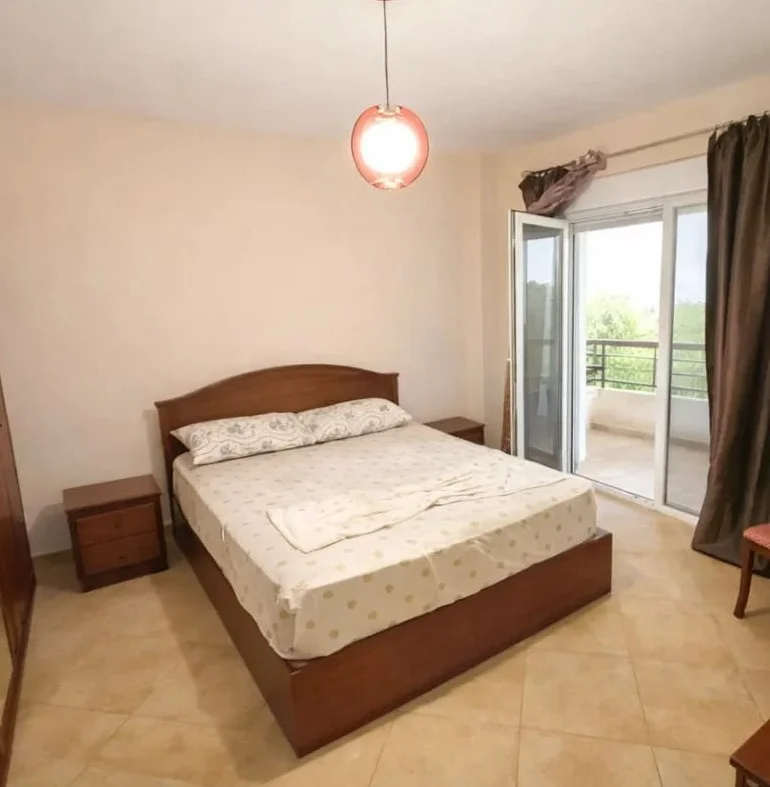 Tirane, jepet me qera apartament 2+1 Kati 4, 113 m² 750 € (LIQENI I THATE)