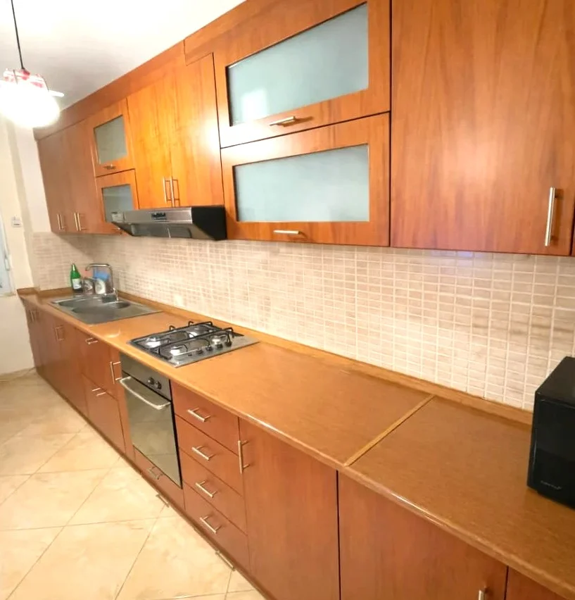 Tirane, jepet me qera apartament 2+1 Kati 4, 113 m² 750 € (LIQENI I THATE)