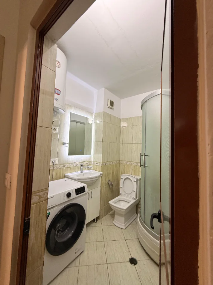 Tirane, shitet 1+1+Ballkon Kati 5, 64 m² 135.000 € (Ali Demi)