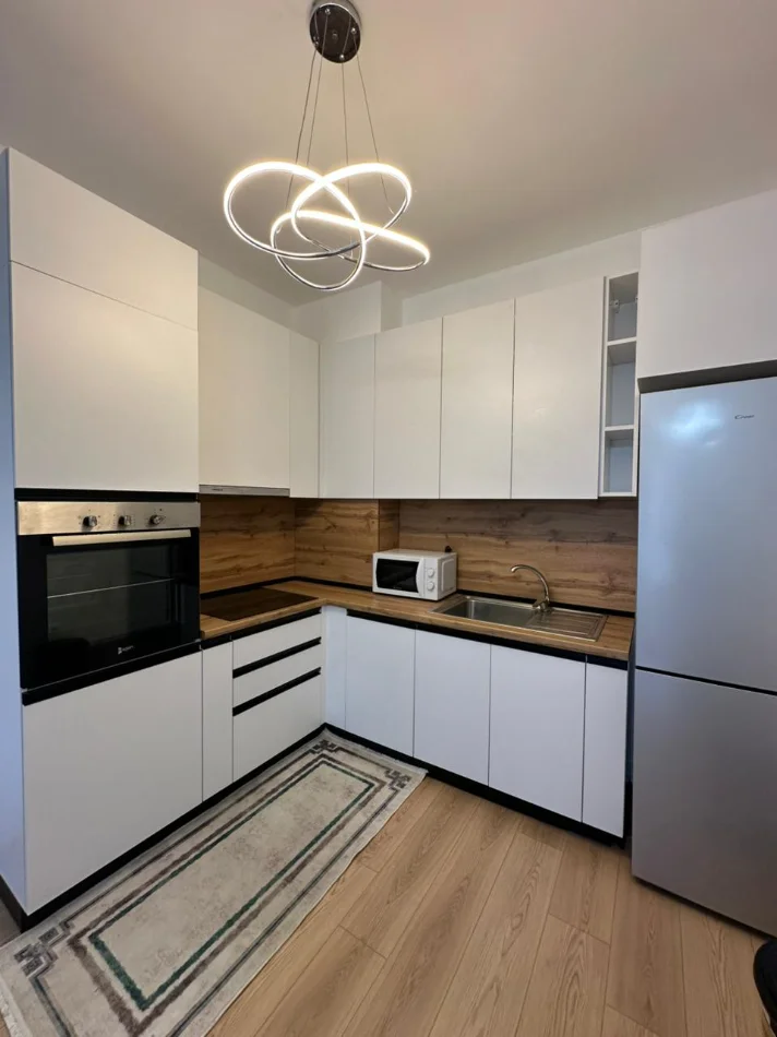 Tirane, jepet me qera apartament 1+1 Kati 2, 580 € (Astir)