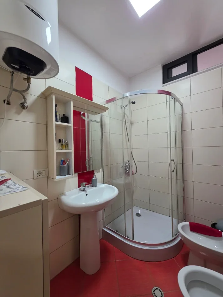 Tirane, jepet me qera apartament 2+1+Ballkon Kati 3, 124 m² 600 € (Astir)