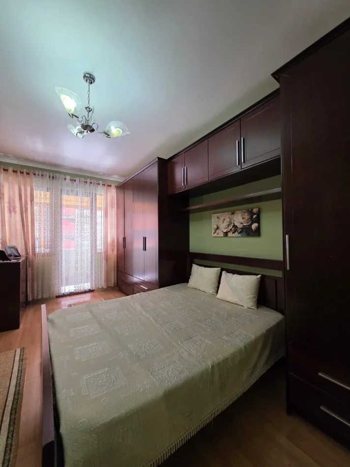 Tirane, jepet me qera apartament 2+1+Ballkon Kati 3, 124 m² 600 € (Astir)