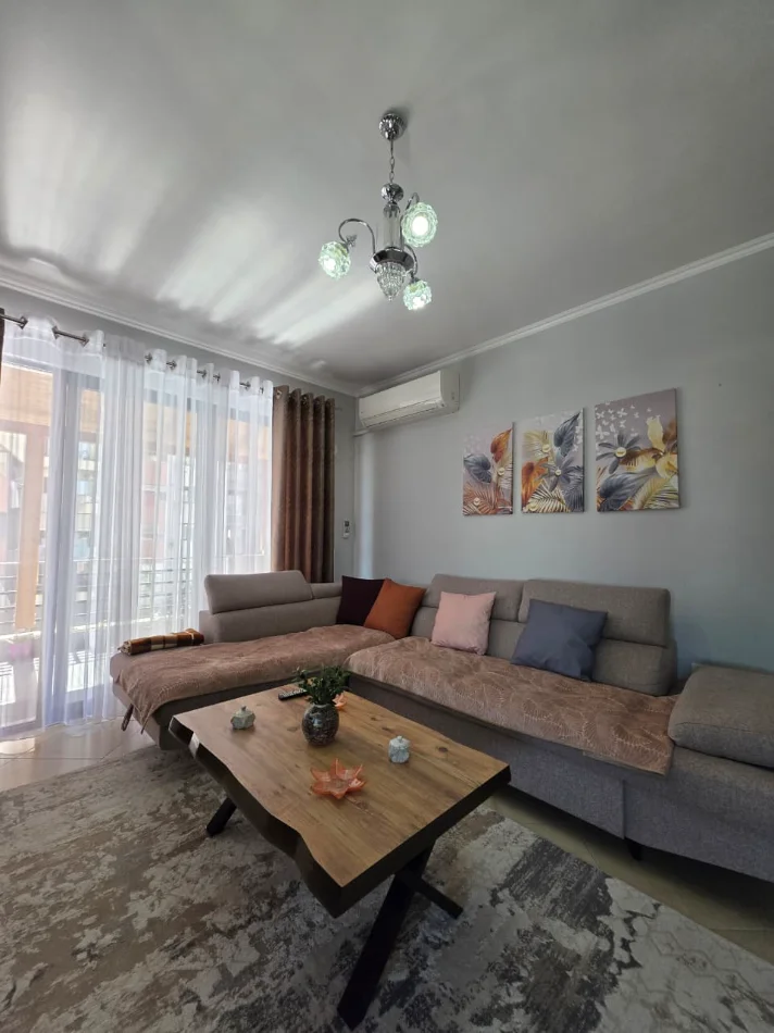 Tirane, jepet me qera apartament 2+1+Ballkon Kati 3, 124 m² 600 € (Astir)
