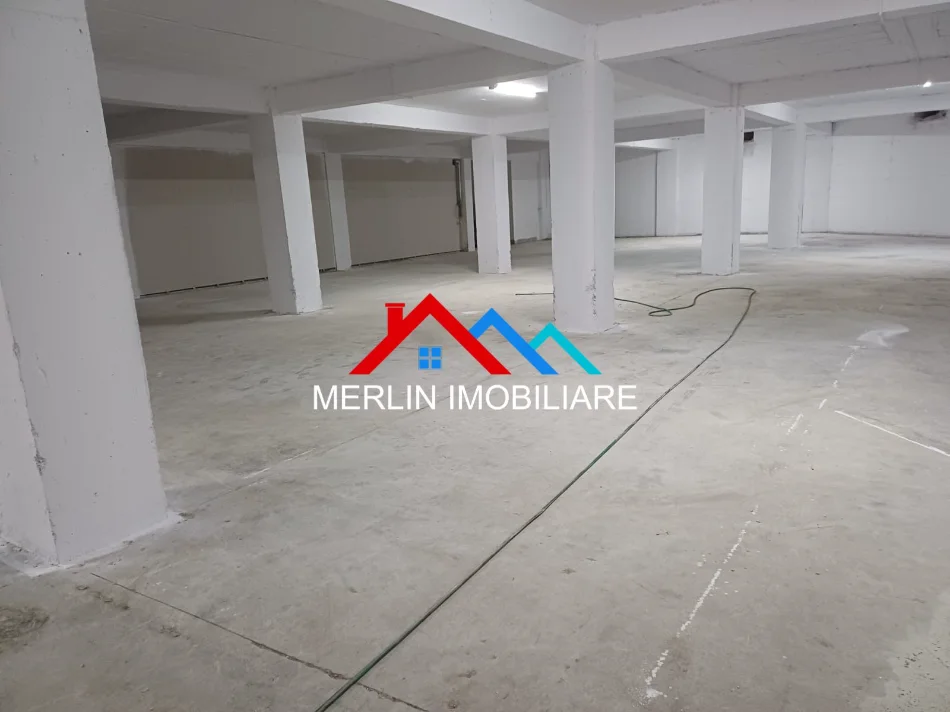 Tirane, jepet me qera ambjent biznesi Kati -1, 650 m² 1.625 € (RRUGA BYLIS,QTU)