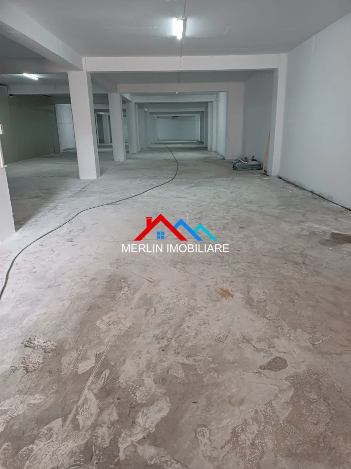 Tirane, jepet me qera ambjent biznesi Kati -1, 650 m² 1.625 € (RRUGA BYLIS,QTU)