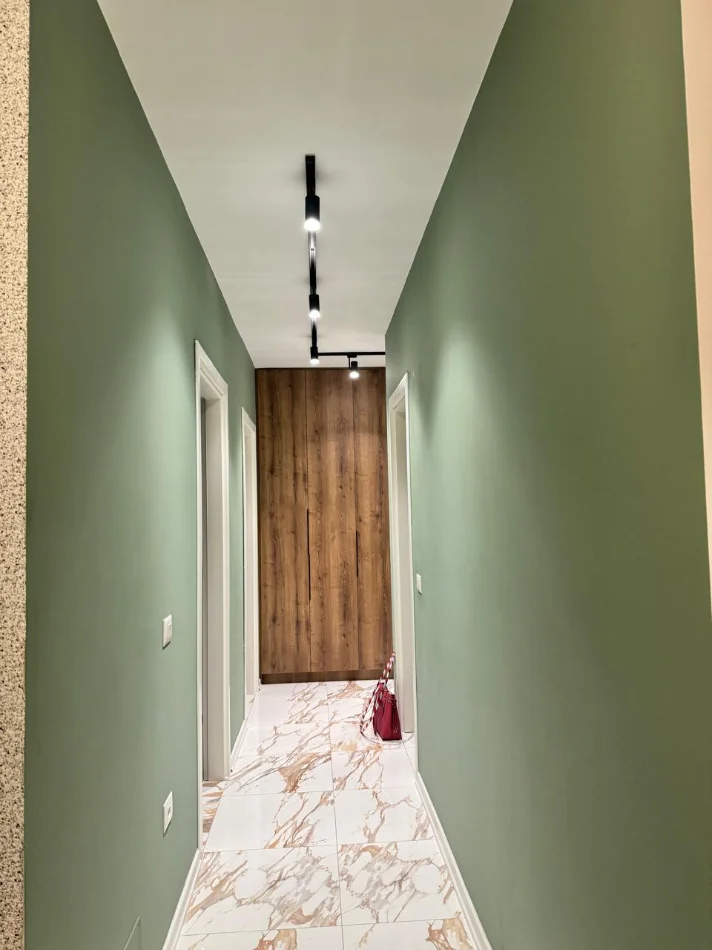 Tirane, jepet me qera apartament 2+1 , 840 € (Don Bosko)
