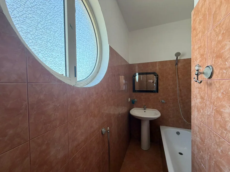 Durres, shitet apartament 2+1+Ballkon Kati 5, 75 m² 110.000 € (Plazh Hekurudha)