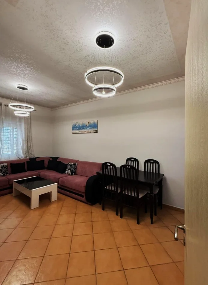 Tirane, shitet apartament 1+1 Kati 4, 135.000 € (tregu elektrik)