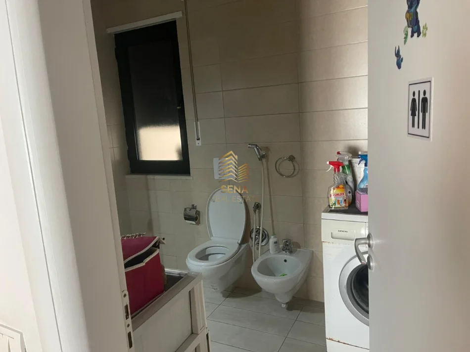 Tirane, jepet me qera apartament 2+1+Ballkon Kati 2, 90 m² 500 € 